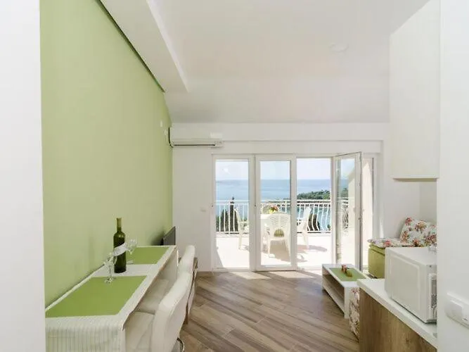 Apartment Marmo Mlini